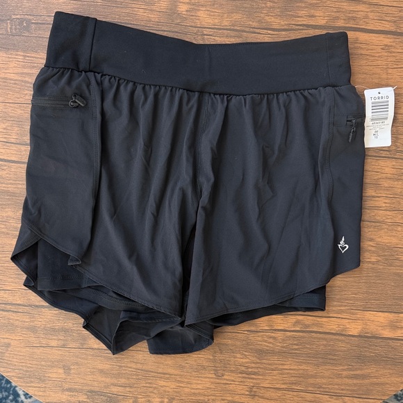 torrid Pants - Torrid Active Black Shorts Size 00 (M/L 10) NWT Stretch Woven Bike Short Lined
